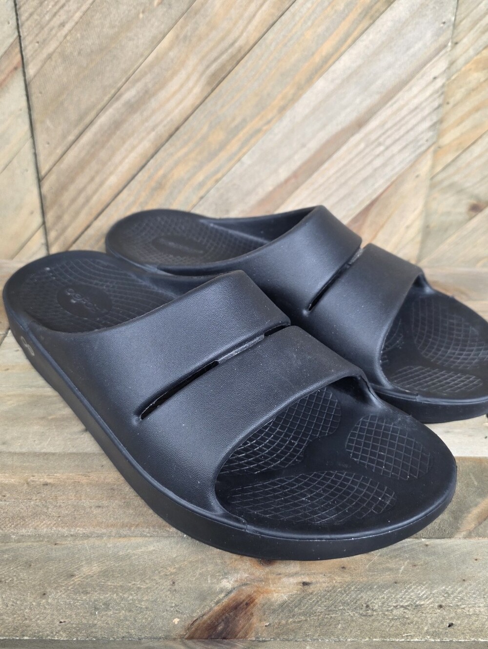 Oofos OOahh Recovery Slides Mens Comfort Sandals Size 11 Black Womens 13 - Picture 2 of 9